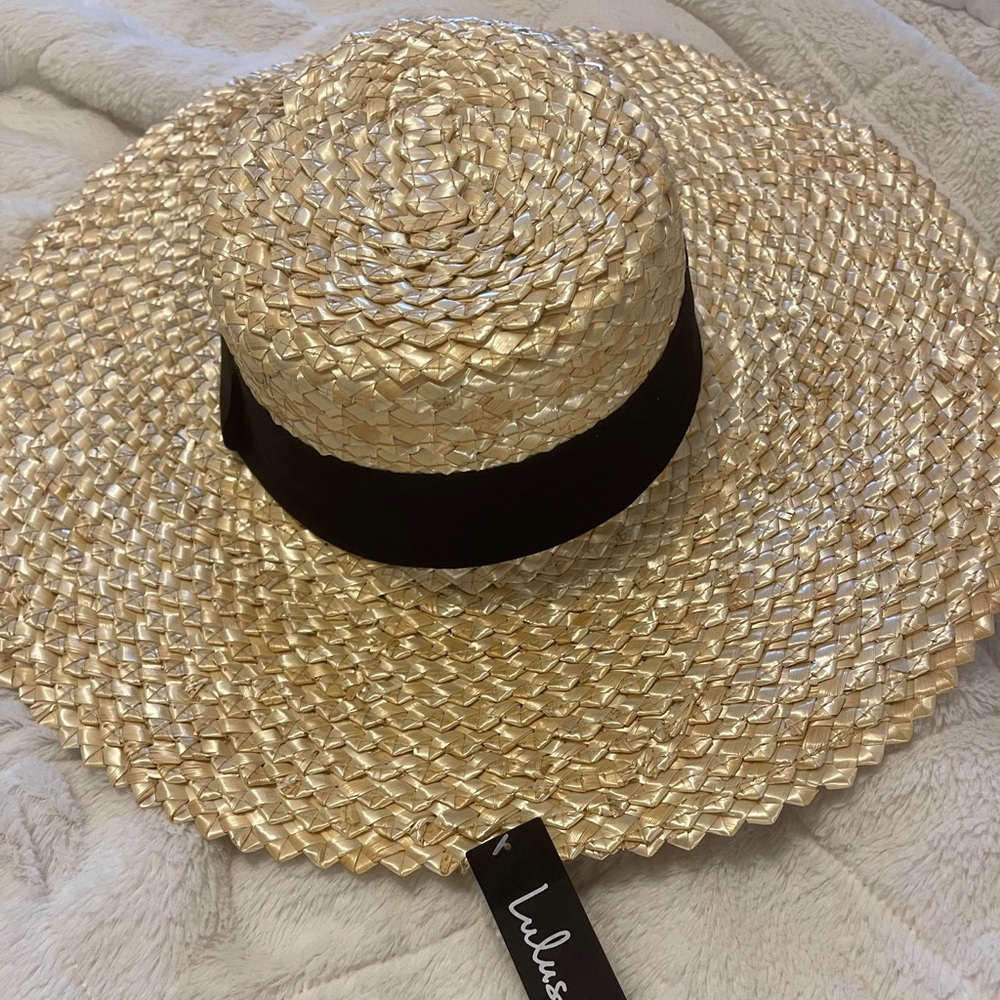 Lulus beach hat!
